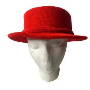 Everitt hat
